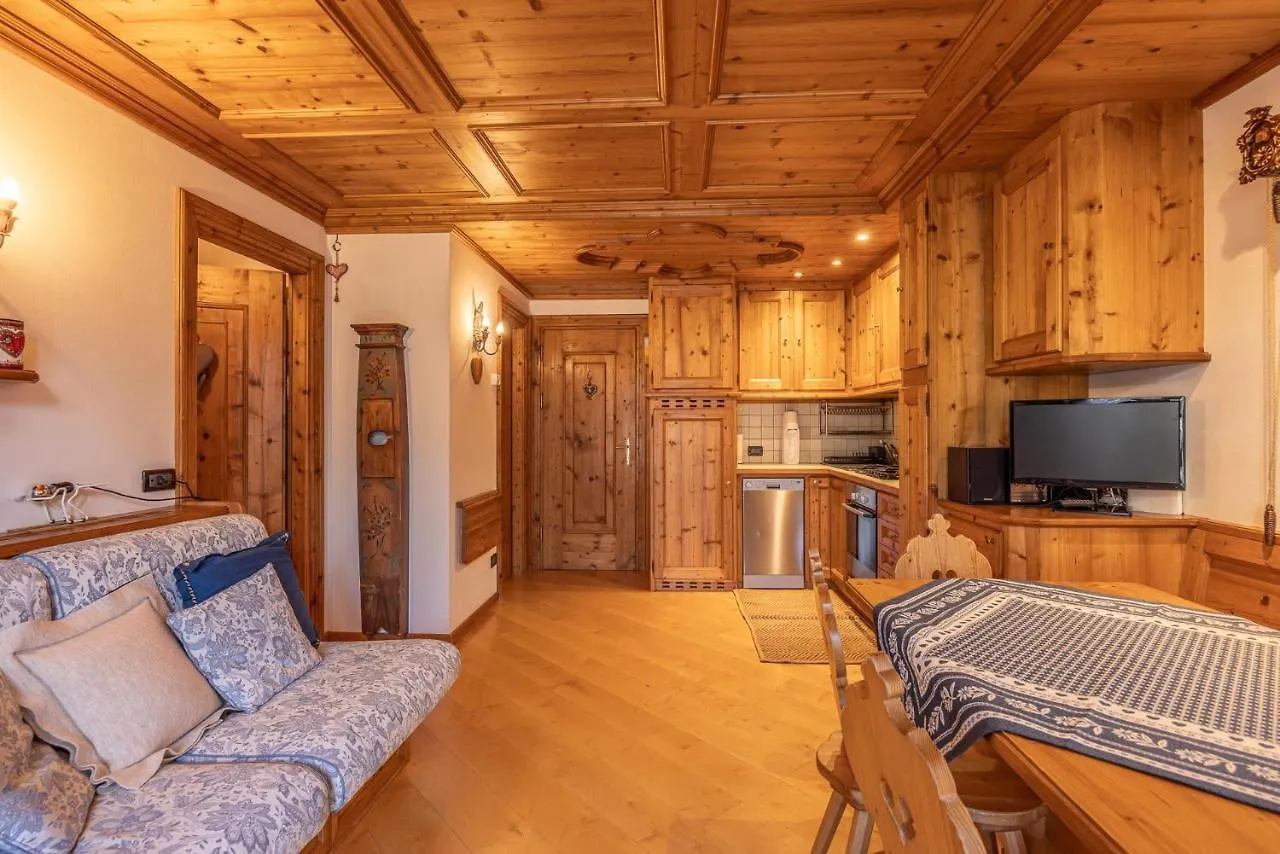 Casa Lacedel 2, On Ski Slopes Cortina d'Ampezzo 0*,