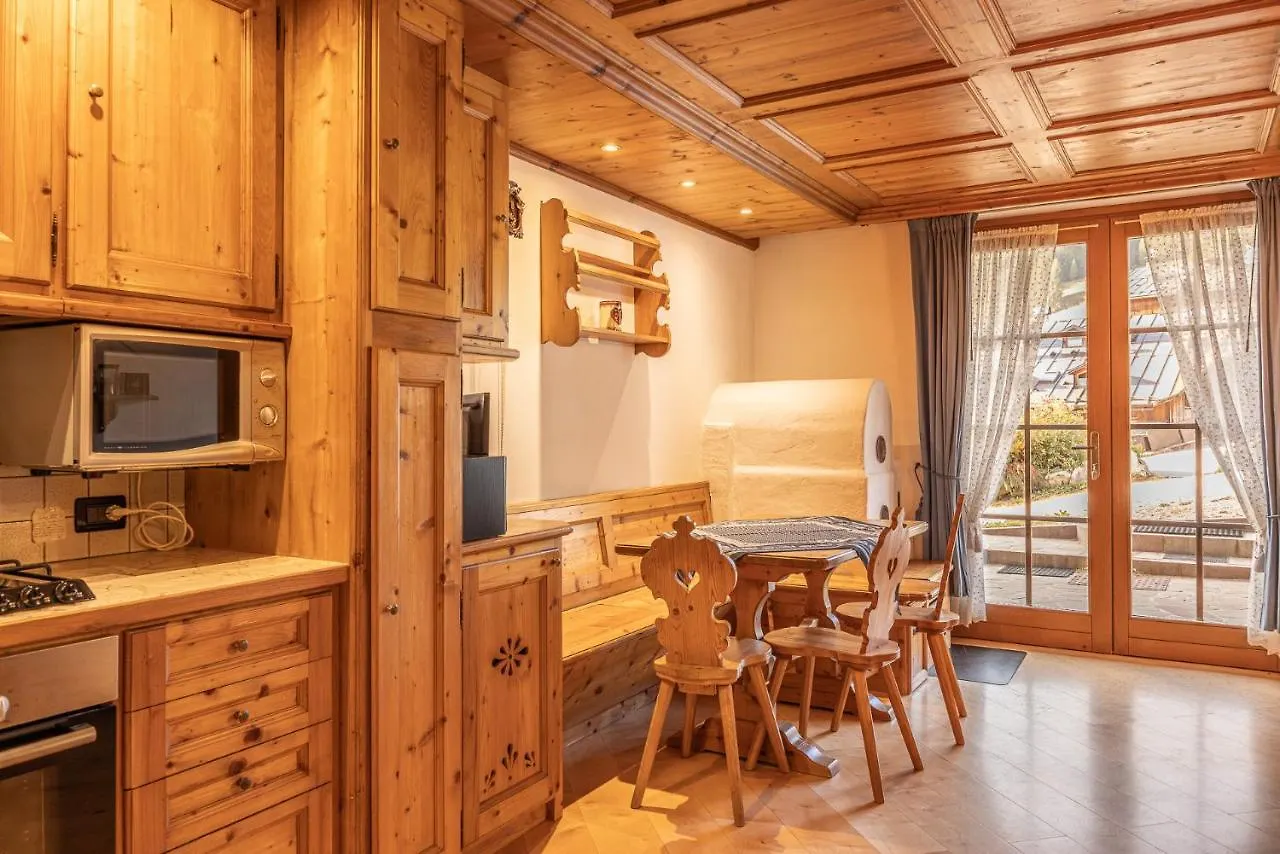 Casa Lacedel 2, On Ski Slopes Cortina dʼAmpezzo Italia