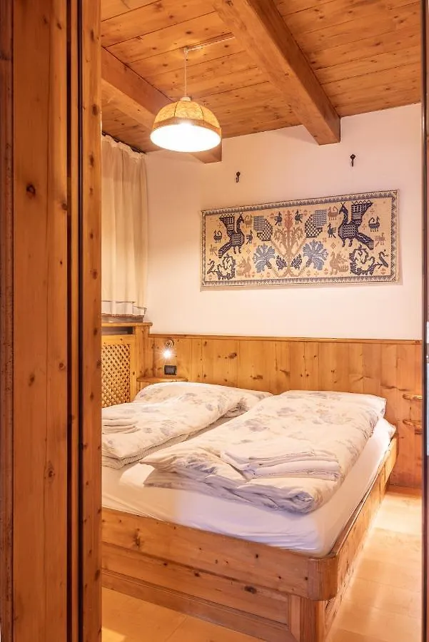Casa Lacedel 2, On Ski Slopes Cortina d'Ampezzo
