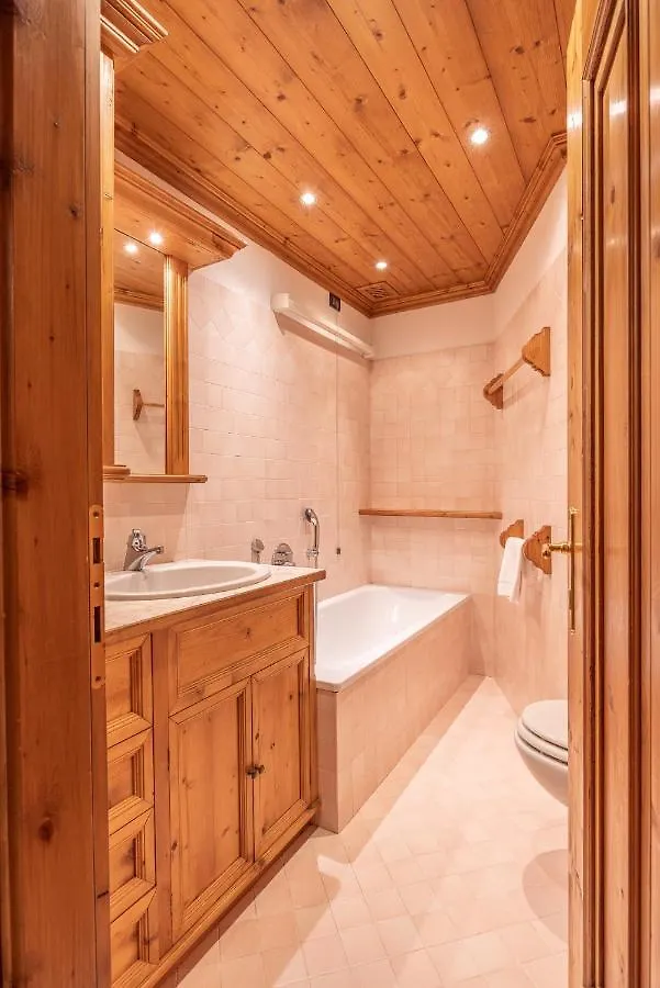 Casa Lacedel 2, On Ski Slopes Cortina d'Ampezzo Apartment