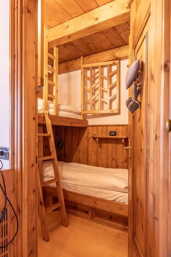 Apartment Casa Lacedel 2, On Ski Slopes Cortina d'Ampezzo Italy